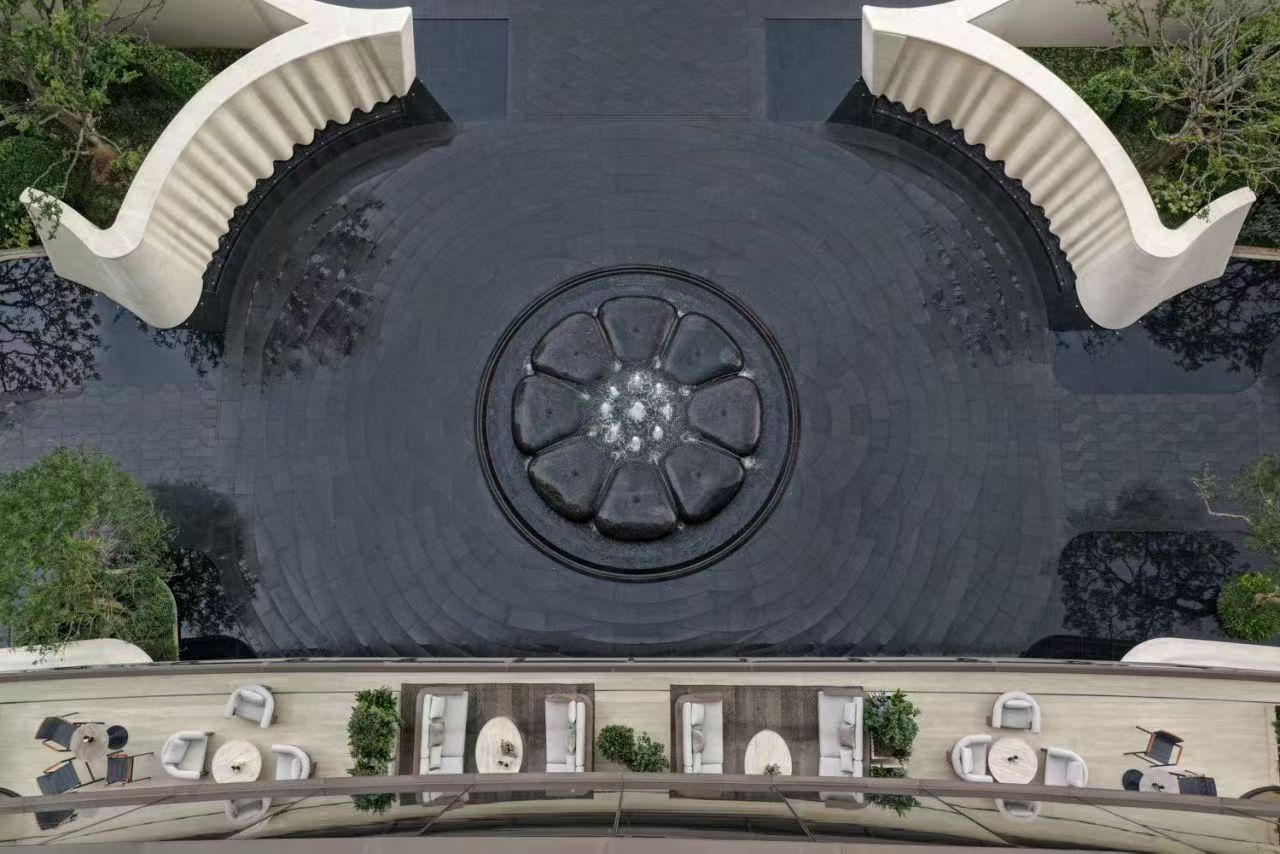 图12 花瓣喷泉水景
