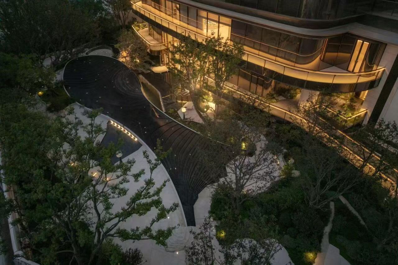 图14 建筑夜景航拍