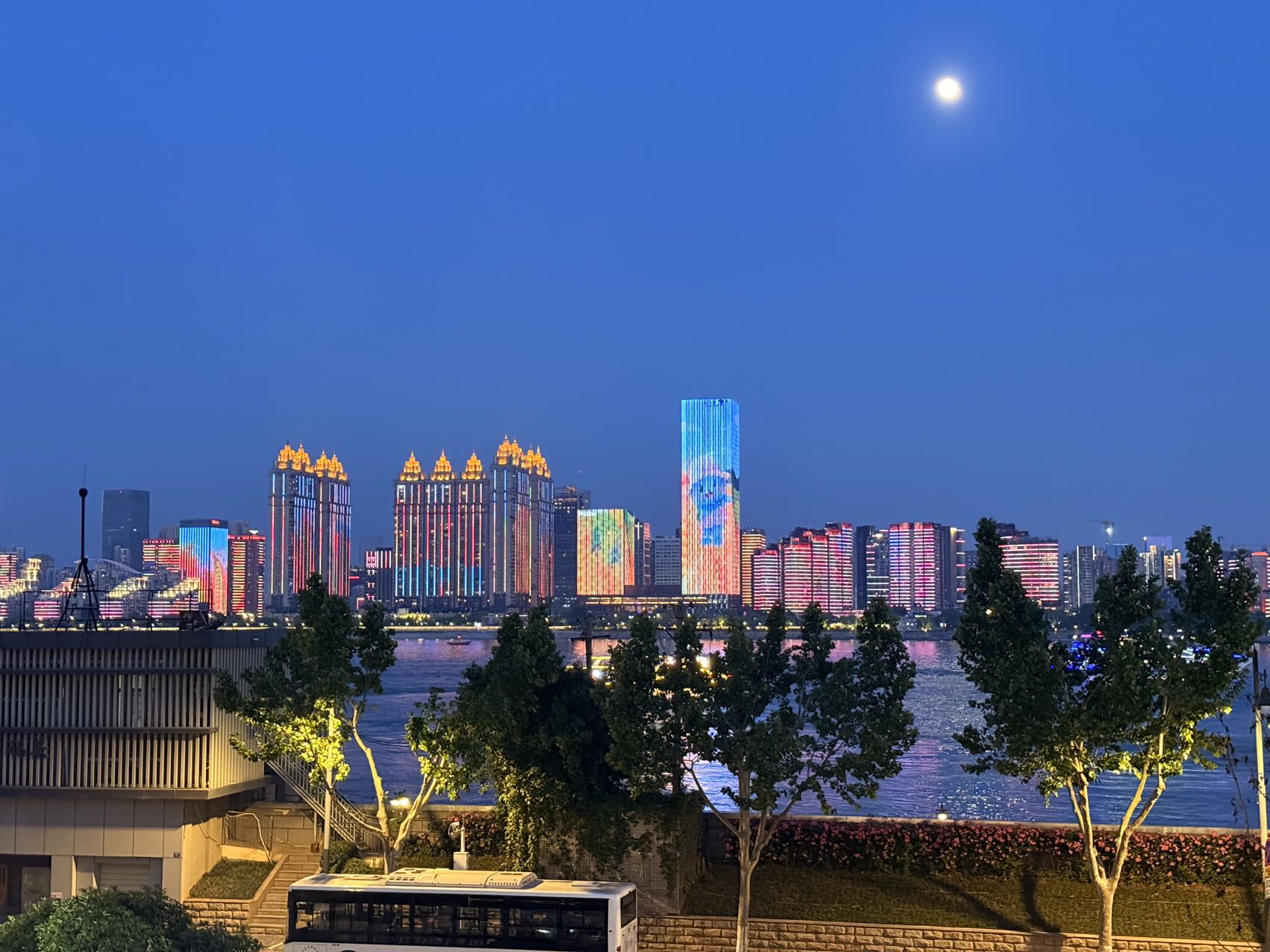 图25 蓝调夜景月光
